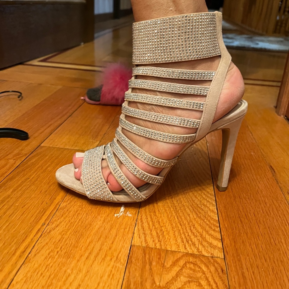 Blush pink Vince Camuto Heels 7.5